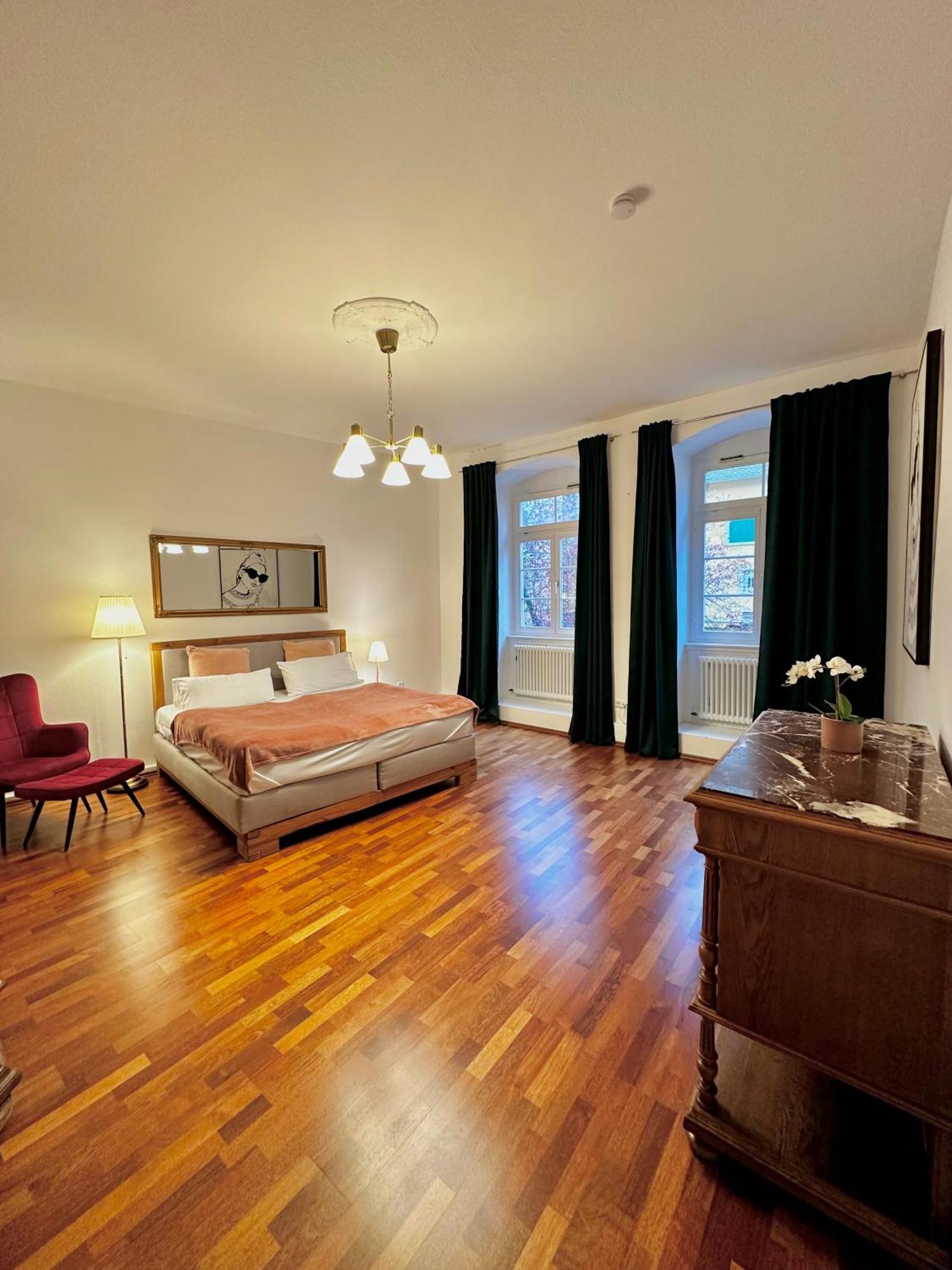 Hirsch Appartements Baden-Baden Bagian luar foto