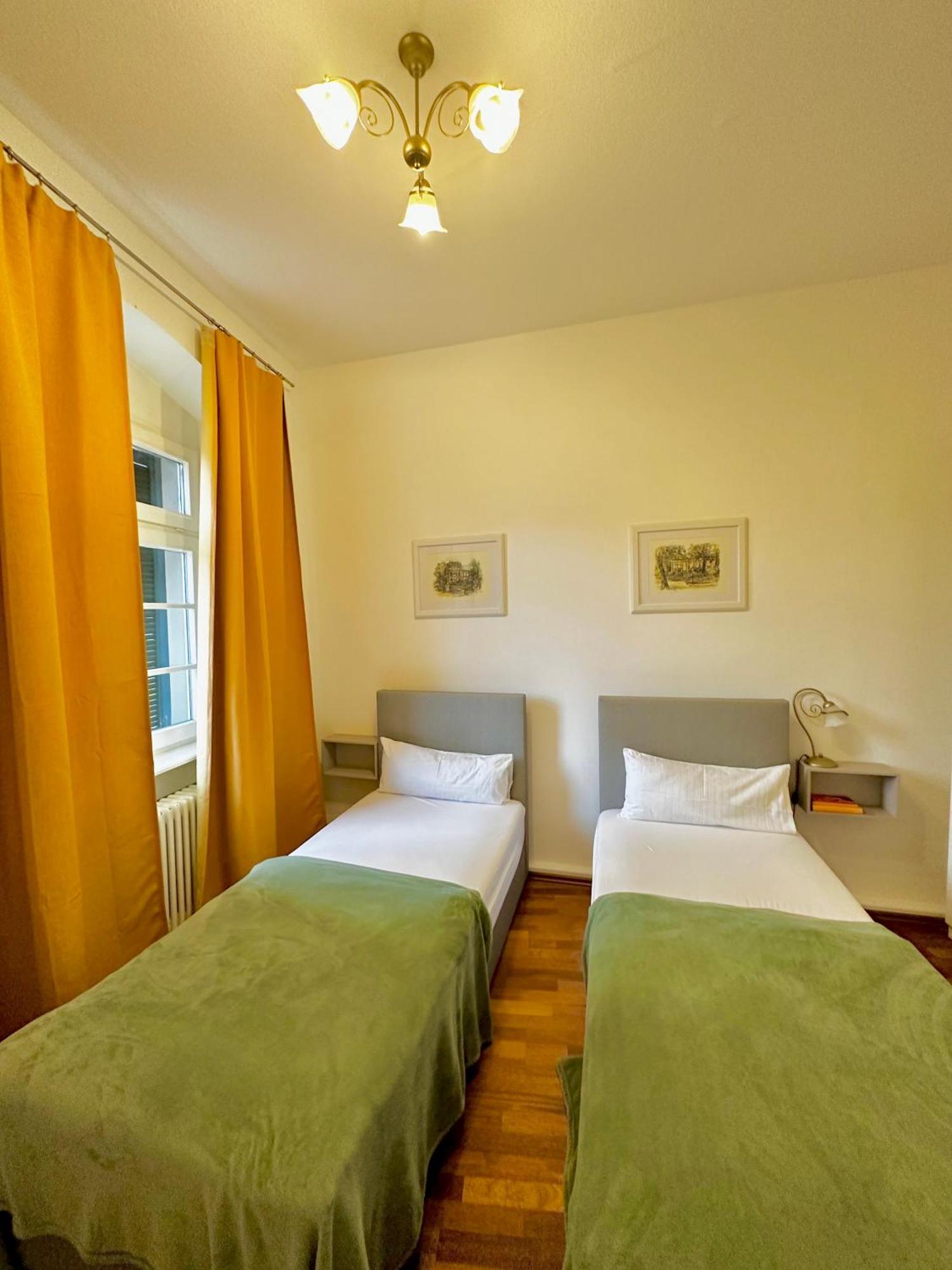 Hirsch Appartements Baden-Baden Bagian luar foto