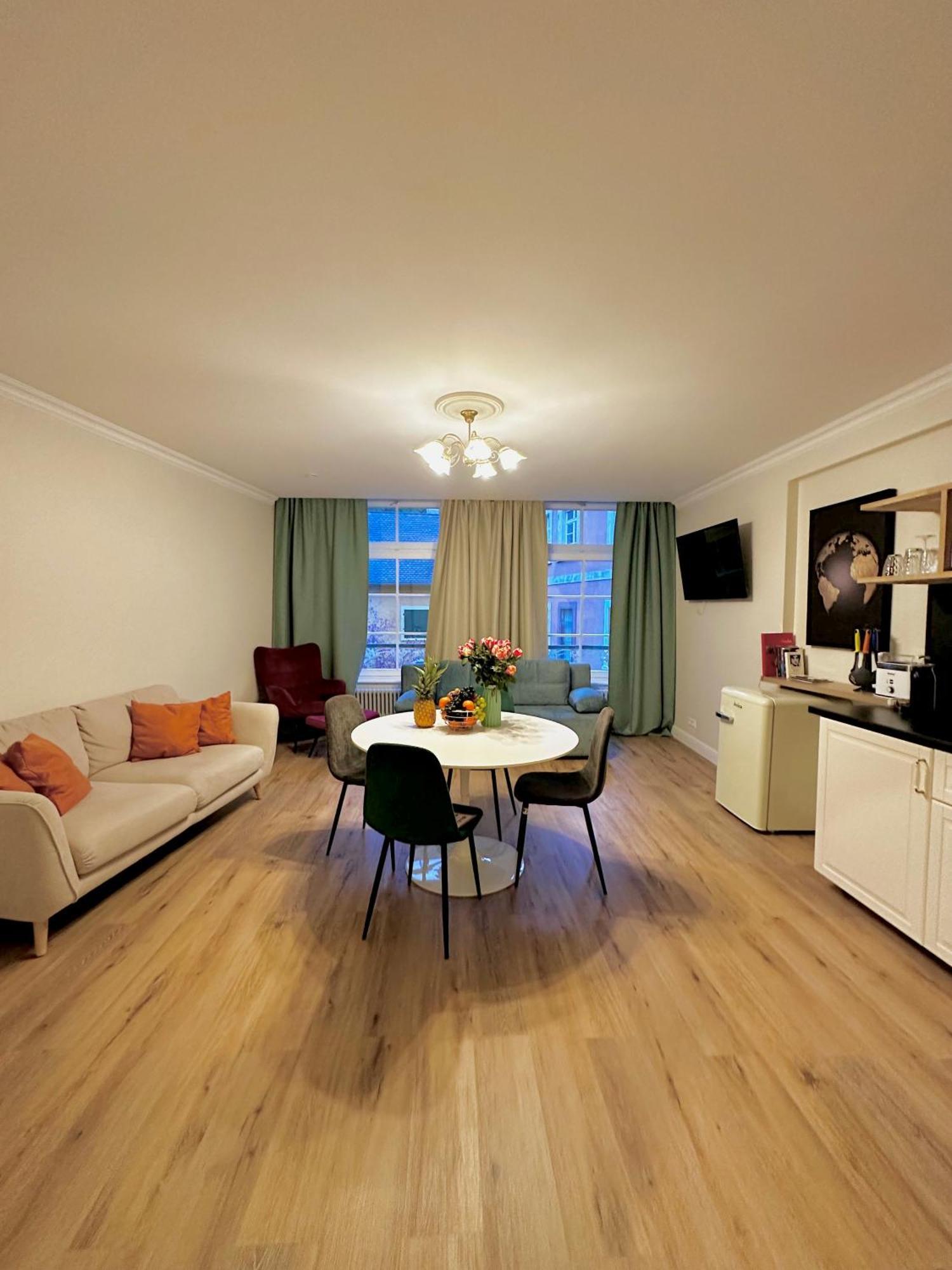 Hirsch Appartements Baden-Baden Bagian luar foto