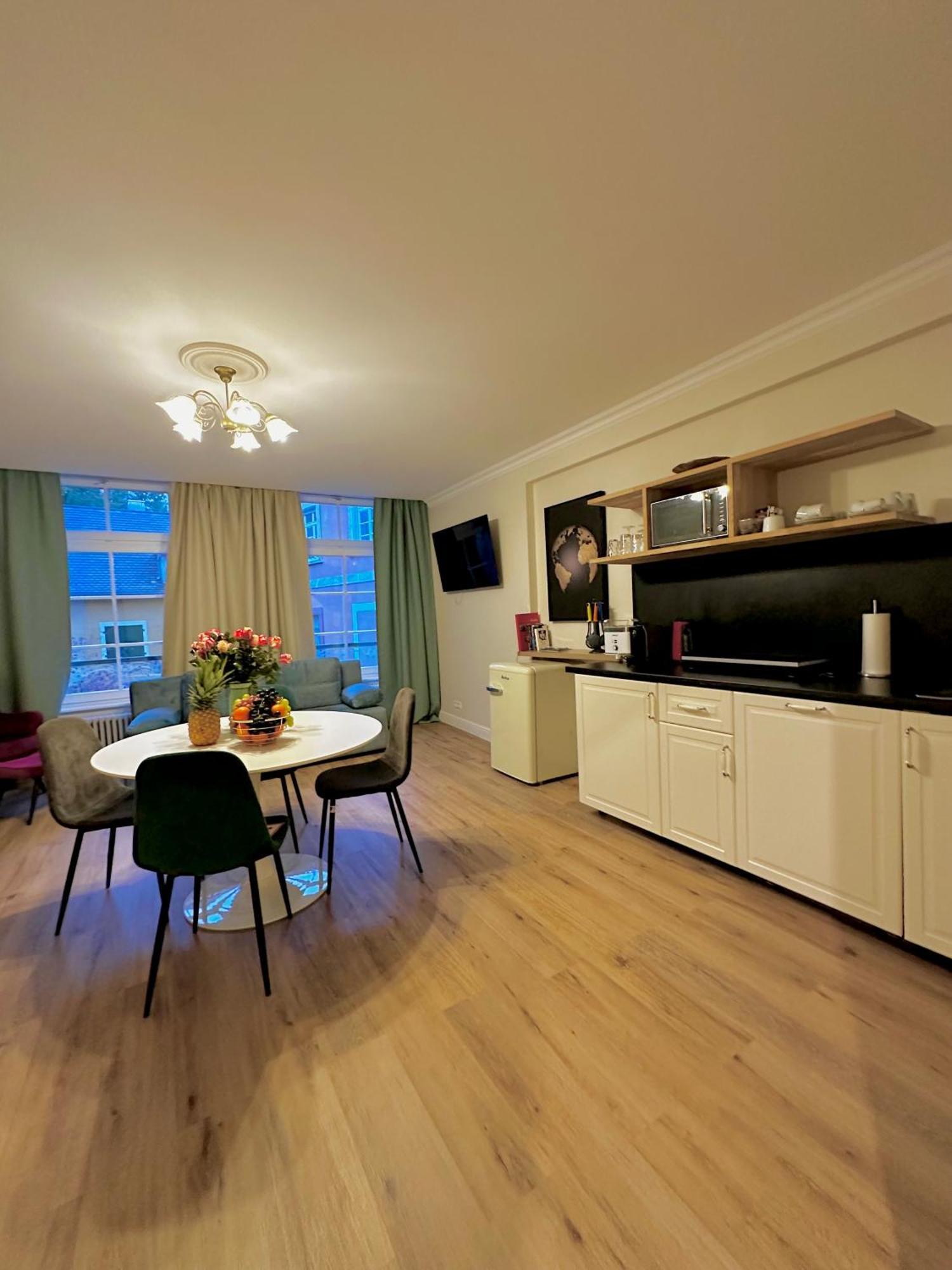 Hirsch Appartements Baden-Baden Bagian luar foto