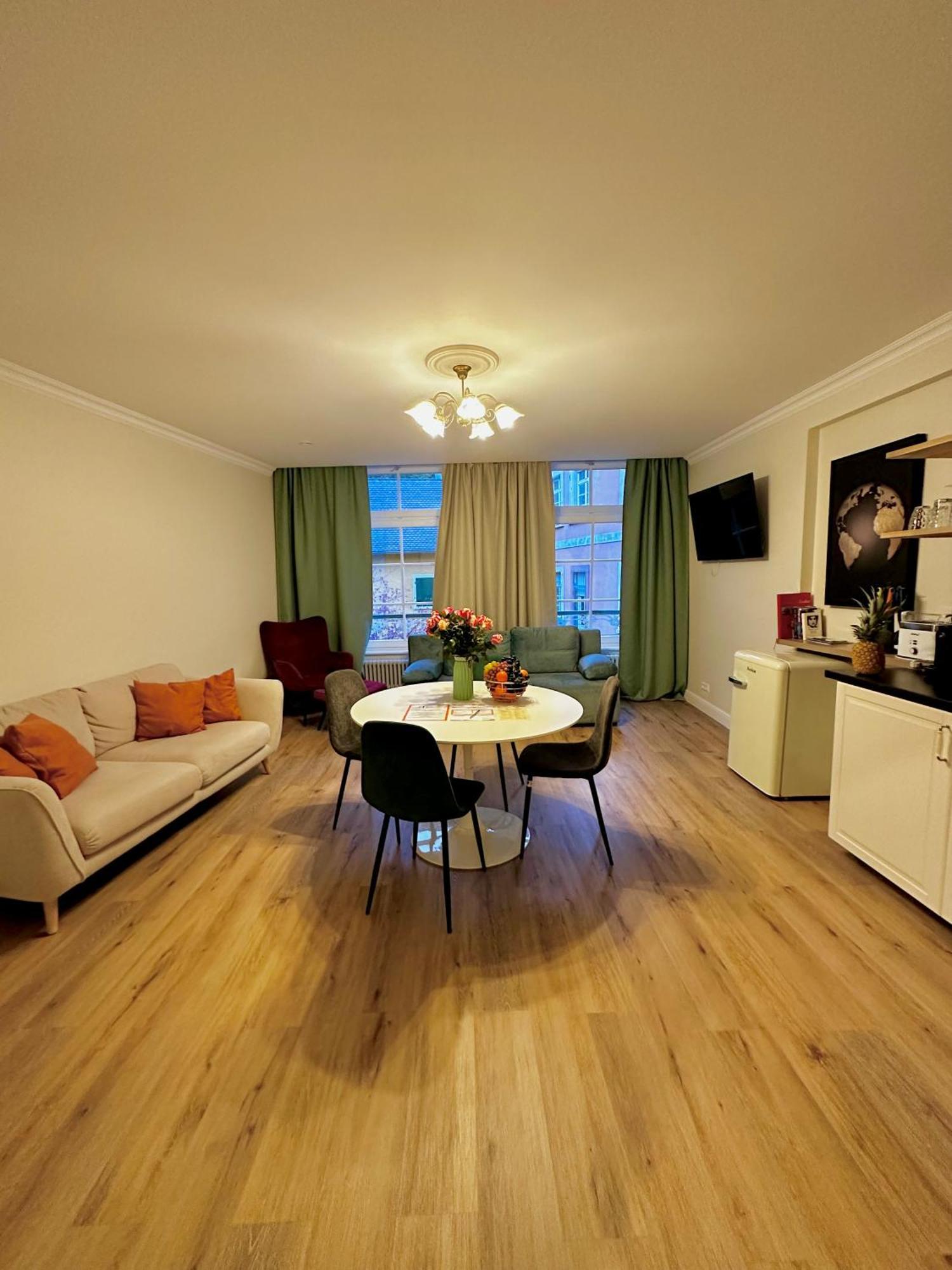 Hirsch Appartements Baden-Baden Bagian luar foto